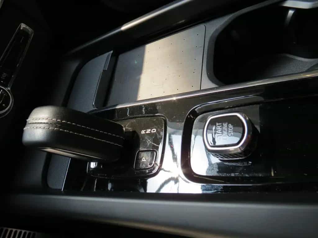 Volvo XC60 2.0 R Design AWD *Navi*Cam*Schiebedach*Soun 03/2022-photo-14