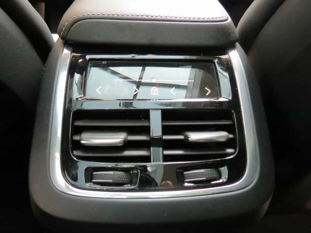 Volvo XC60 2.0 R Design AWD *Navi*Cam*Schiebedach*Soun 03/2022-photo-16