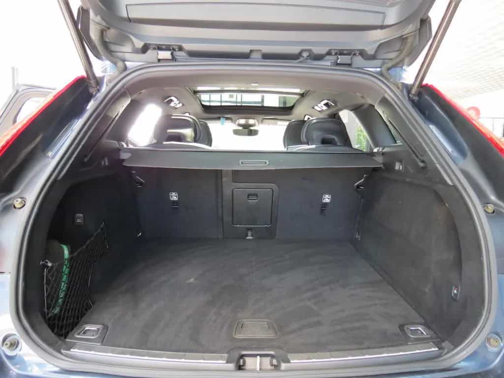 Volvo XC60 2.0 R Design AWD *Navi*Cam*Schiebedach*Soun 03/2022-photo-18