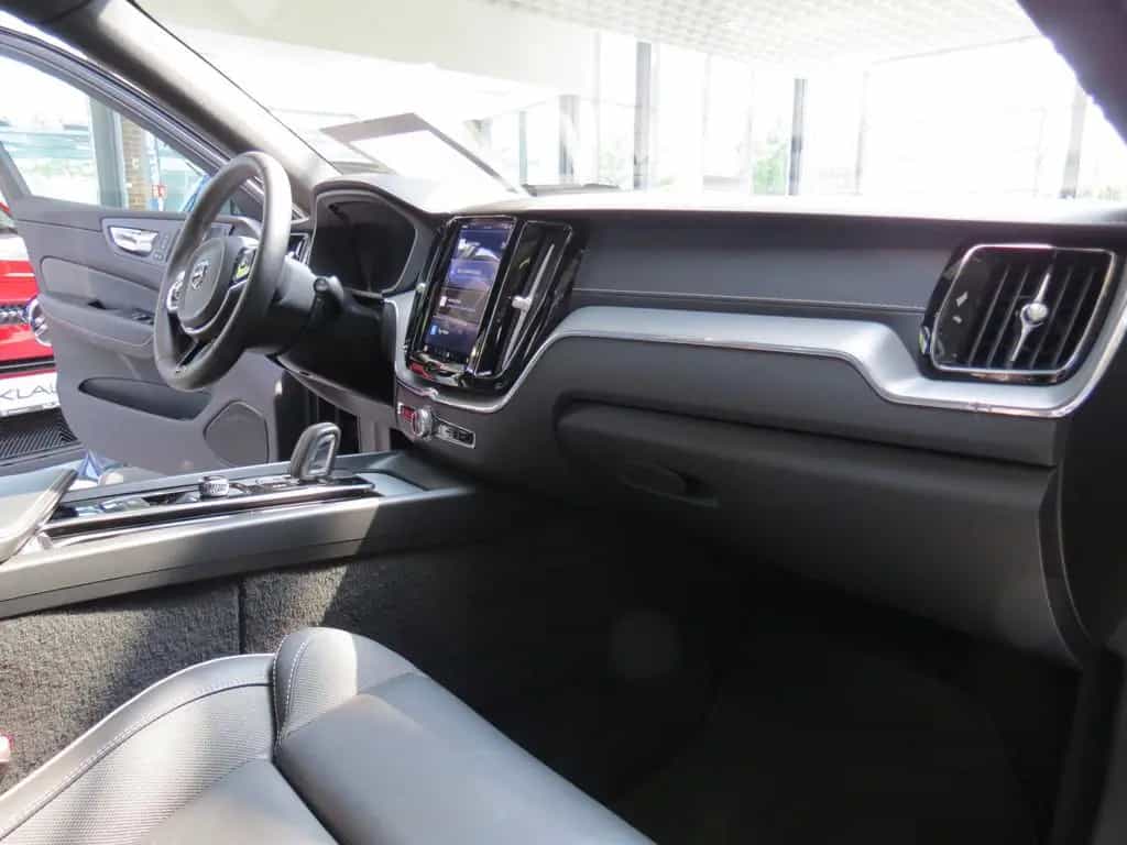 Volvo XC60 2.0 R Design AWD *Navi*Cam*Schiebedach*Soun 03/2022-photo-7