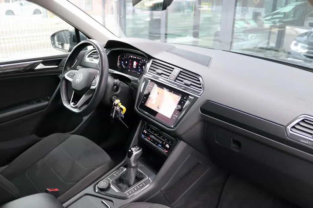 Volkswagen Tiguan Elegance 4Motion Standhzg Harman-K Matrix 07/2021-photo-24