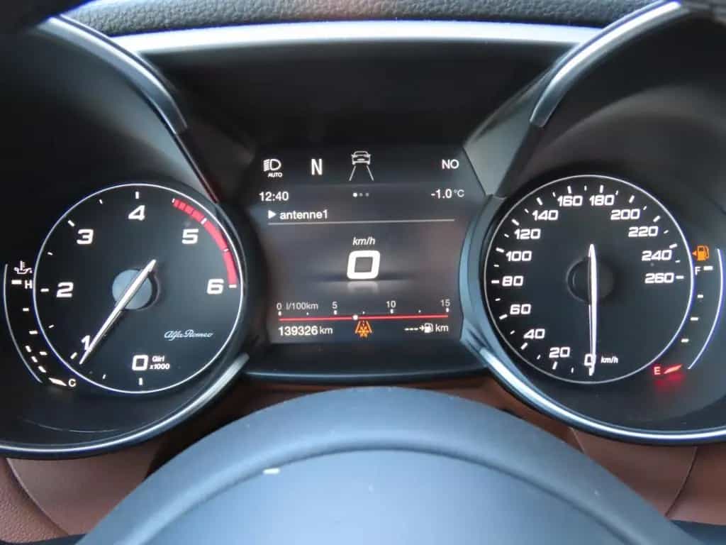 Alfa Romeo Giulia 2.2 JTDM 2.Hd*Bi-Xen*Navi*SHZ*PDC 08/2018-photo-9