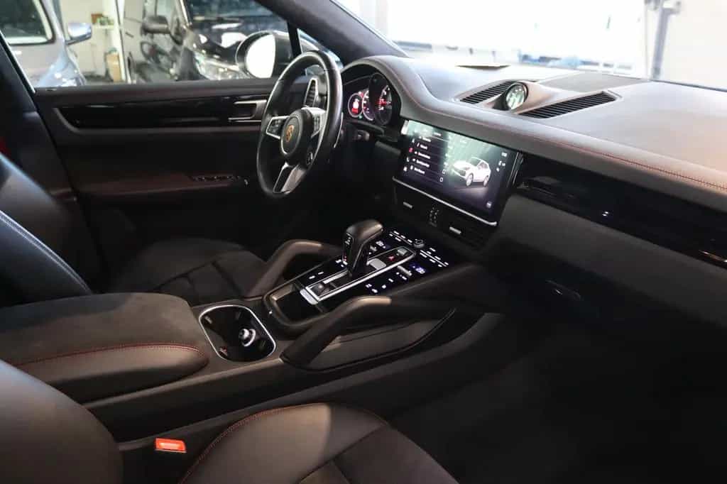 Porsche Cayenne Coupe GTS * 1.HAND + MEGA OPTIK * 11/2021-photo-27
