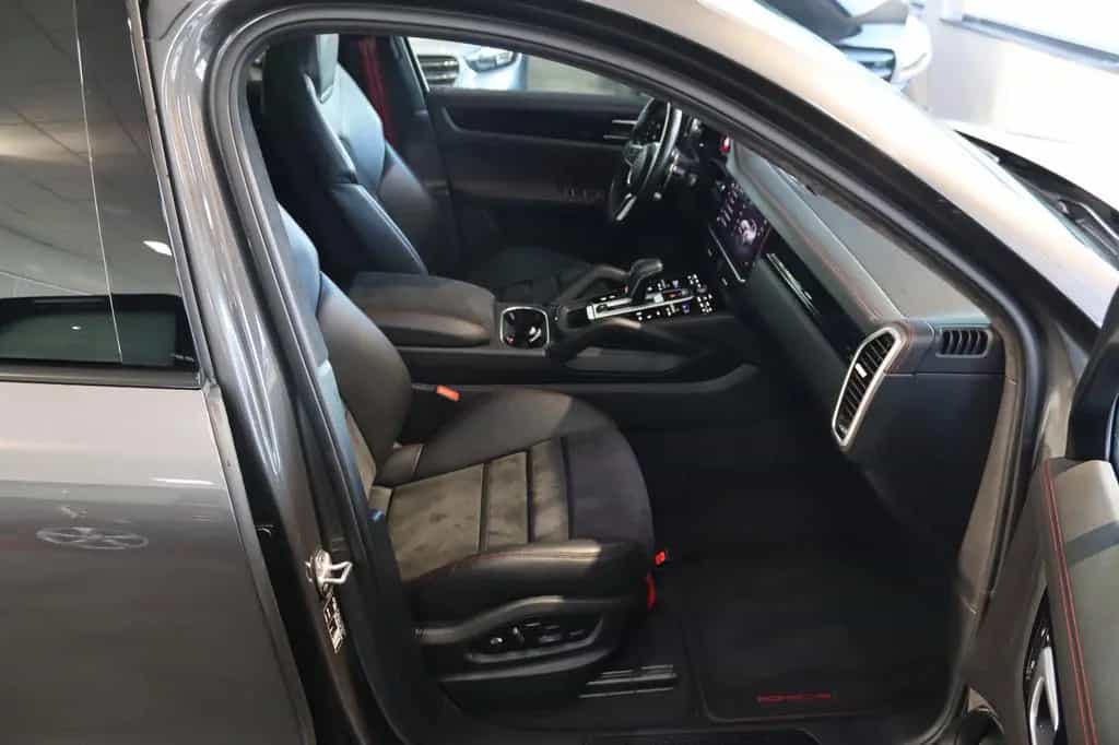 Porsche Cayenne Coupe GTS * 1.HAND + MEGA OPTIK * 11/2021-photo-28