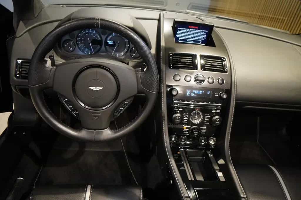 Aston Martin V8 Vantage Roadster N430 4.7 V8-BRD-U-frei- 11/2017-photo-6