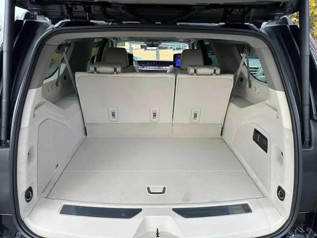 Cadillac Escalade ESV Platinum Luxury 2026 24" Exec.Seat null-photo-11