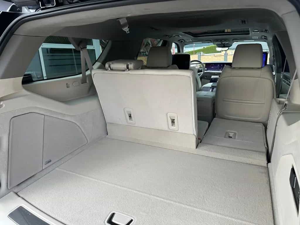 Cadillac Escalade ESV Platinum Luxury 2026 24" Exec.Seat null-photo-12