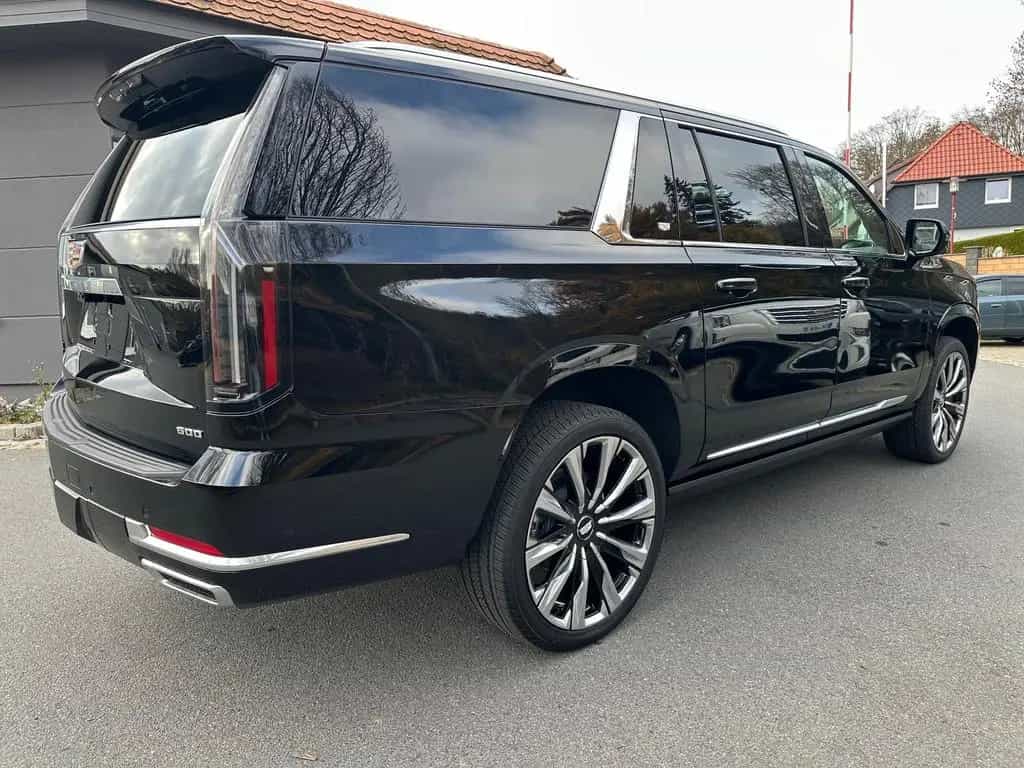Cadillac Escalade ESV Platinum Luxury 2026 24" Exec.Seat null-photo-2
