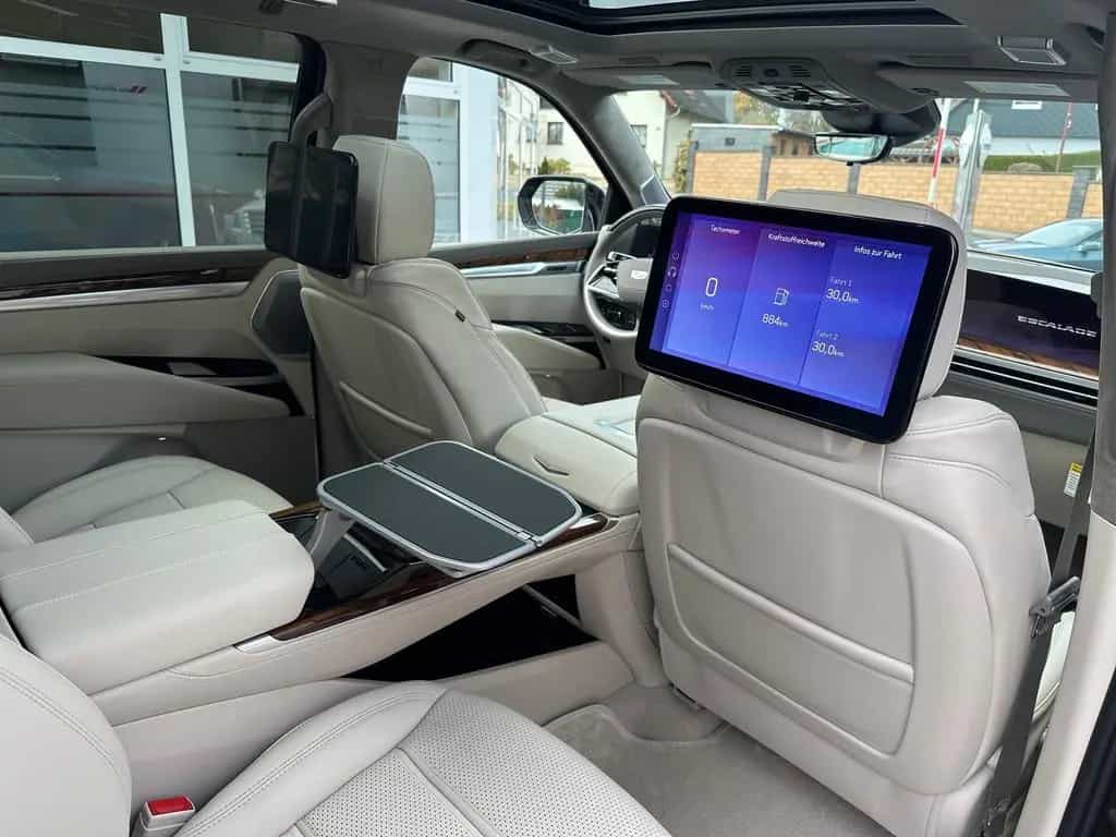 Cadillac Escalade ESV Platinum Luxury 2026 24" Exec.Seat null-photo-3