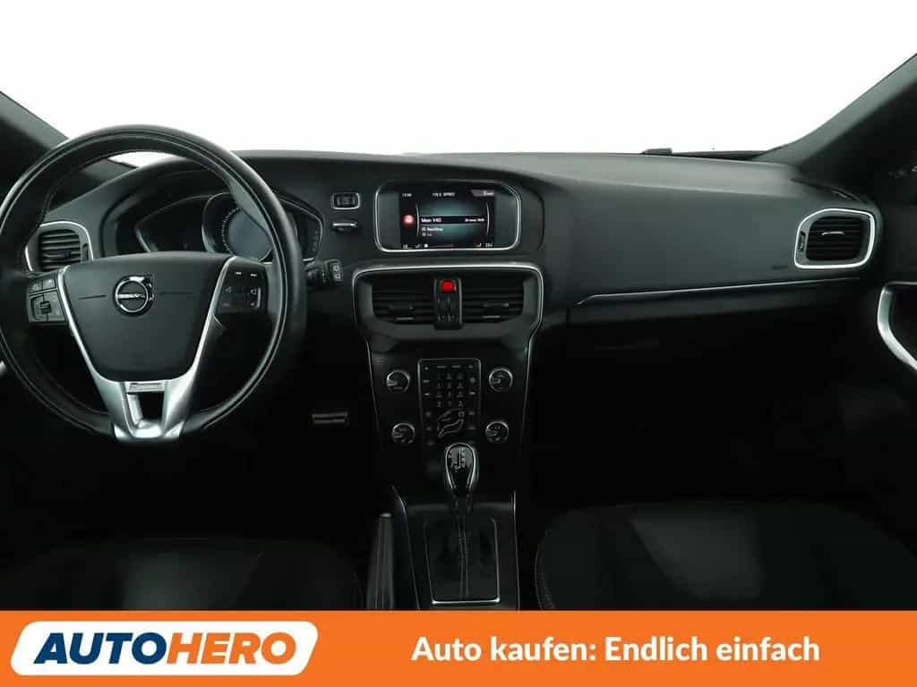 Volvo 1.5 R-Design Aut.*NAVI*LED*ACC*PDC*SHZ*KLIMA* 07/2019-photo-11