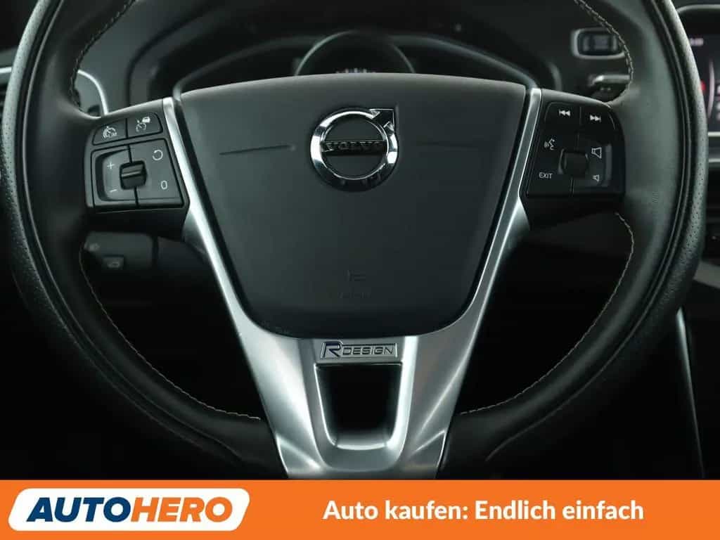 Volvo 1.5 R-Design Aut.*NAVI*LED*ACC*PDC*SHZ*KLIMA* 07/2019-photo-18
