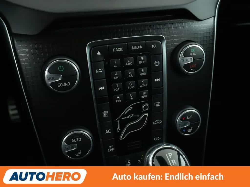 Volvo 1.5 R-Design Aut.*NAVI*LED*ACC*PDC*SHZ*KLIMA* 07/2019-photo-22