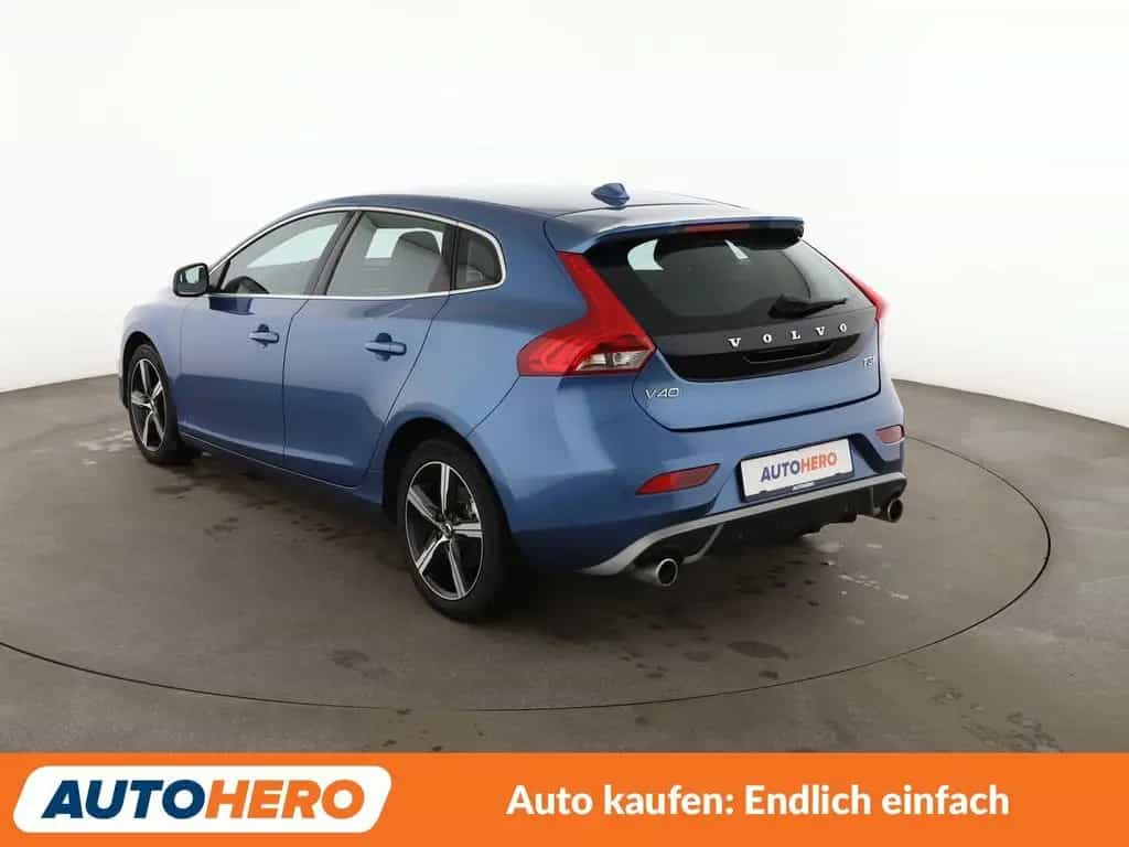 Volvo 1.5 R-Design Aut.*NAVI*LED*ACC*PDC*SHZ*KLIMA* 07/2019-photo-3