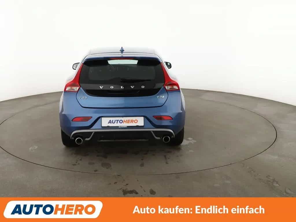 Volvo 1.5 R-Design Aut.*NAVI*LED*ACC*PDC*SHZ*KLIMA* 07/2019-photo-4