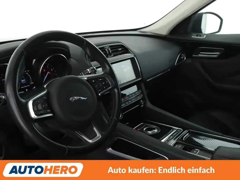 Jaguar F-Pace 25t Prestige AWD Aut.*NAVI*XENON*CAM*ACC* 03/2019-photo-10