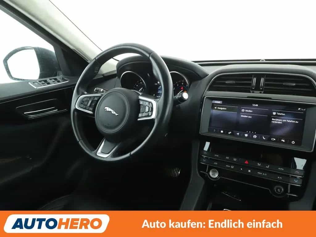 Jaguar F-Pace 25t Prestige AWD Aut.*NAVI*XENON*CAM*ACC* 03/2019-photo-12