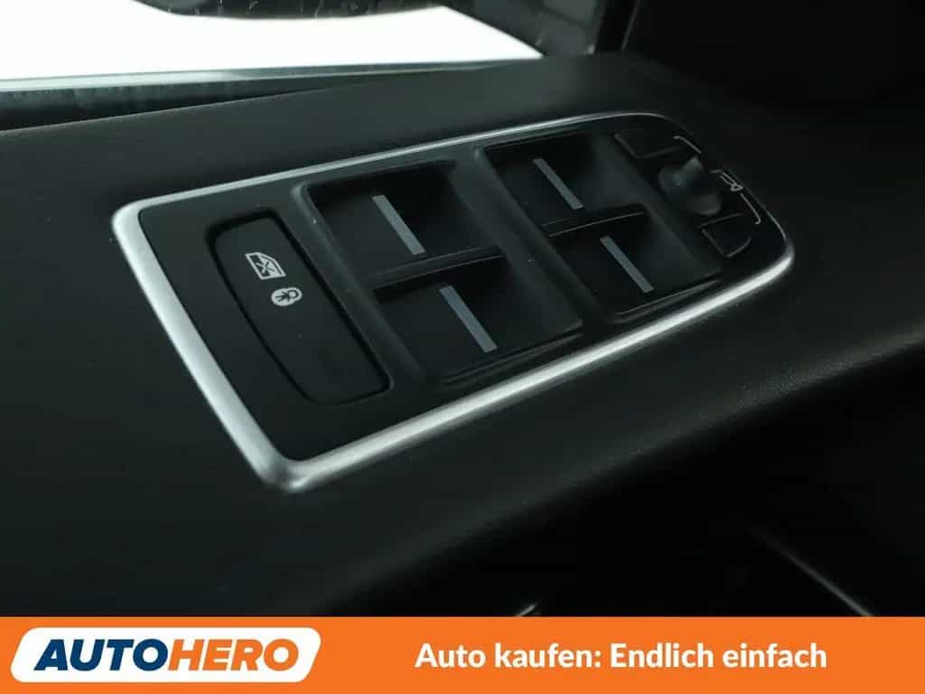 Jaguar F-Pace 25t Prestige AWD Aut.*NAVI*XENON*CAM*ACC* 03/2019-photo-25