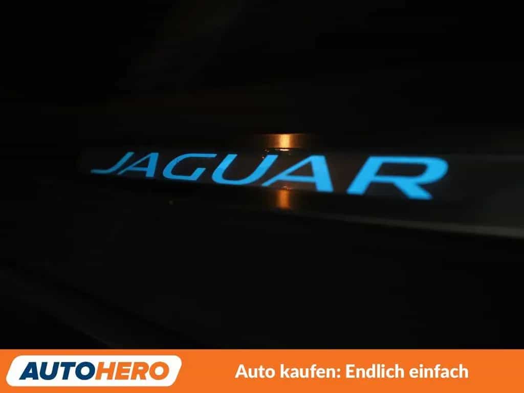 Jaguar F-Pace 25t Prestige AWD Aut.*NAVI*XENON*CAM*ACC* 03/2019-photo-34