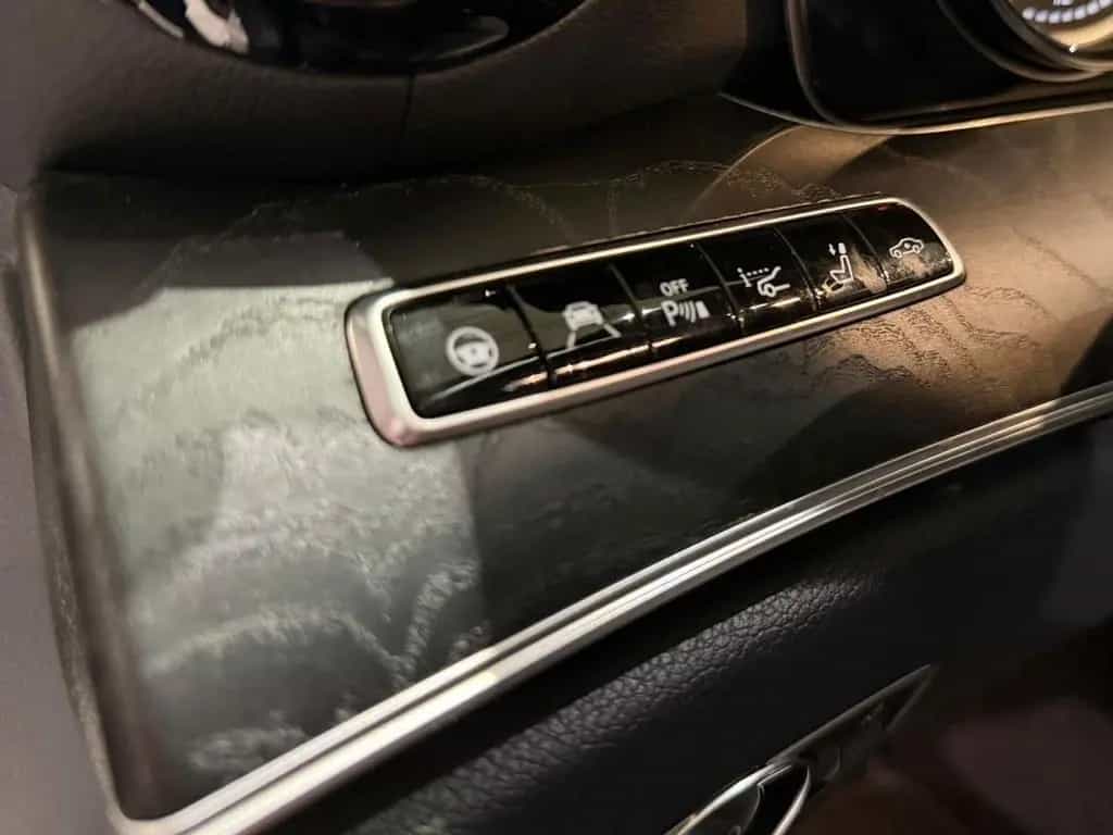 Mercedes-Benz E-Class 63 AMG T-Modell 4Matic*Pano*Memory*Head-up* 03/2018-photo-18