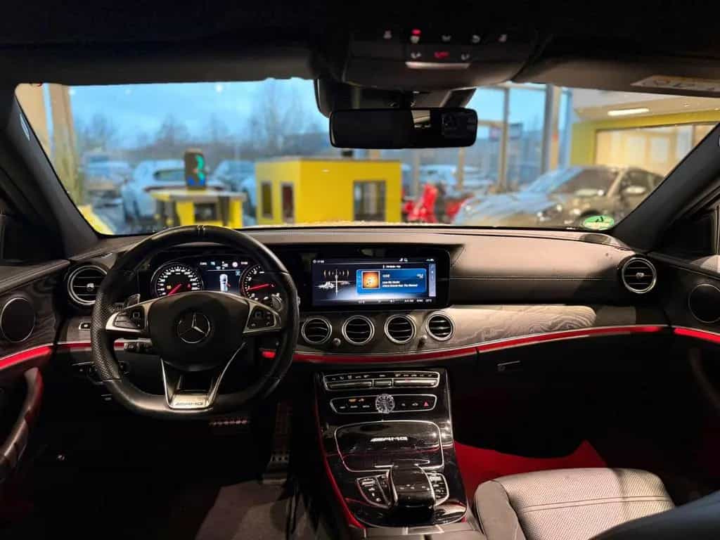 Mercedes-Benz E-Class 63 AMG T-Modell 4Matic*Pano*Memory*Head-up* 03/2018-photo-23