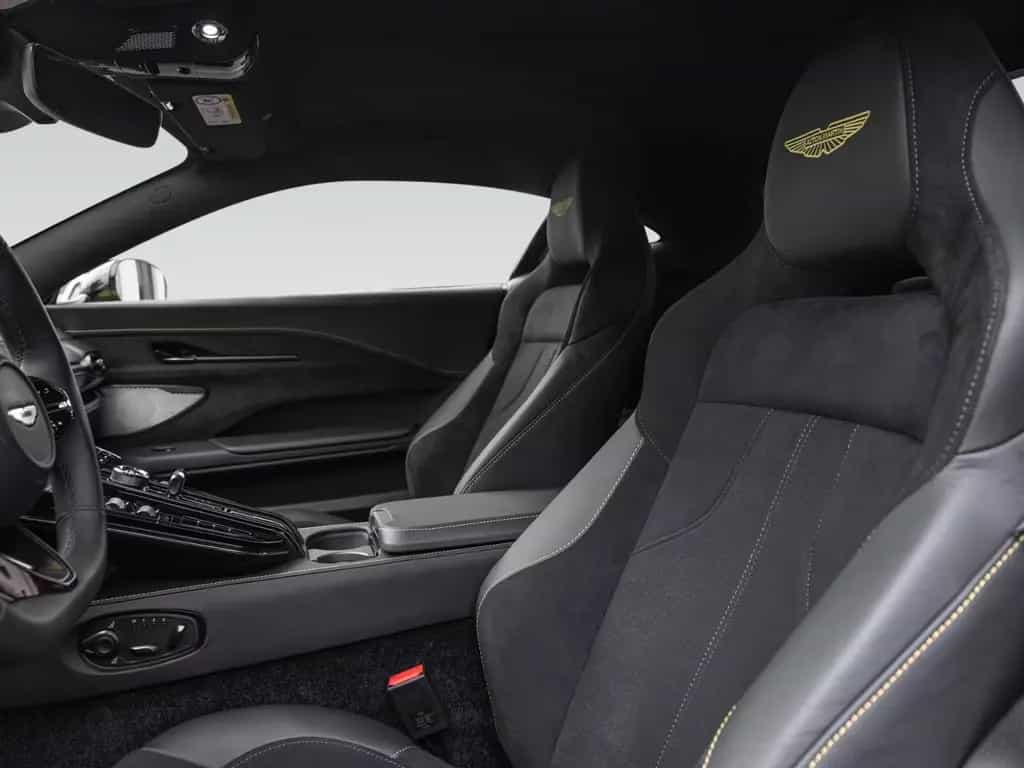 Aston Martin V8 Vantage Vantage MY25 | Carbon Pack | Bowers & Wilkins 04/2026-photo-19