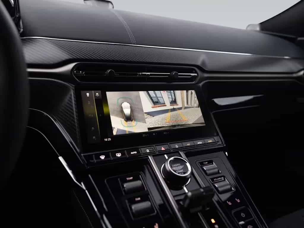 Aston Martin V8 Vantage Vantage MY25 | Carbon Pack | Bowers & Wilkins 04/2026-photo-30