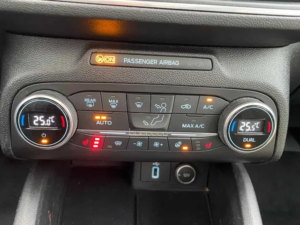 Ford Focus 1.0 EcoBoost Active Navi+Pano+SD+SHZ+Kamer 08/2019-photo-18