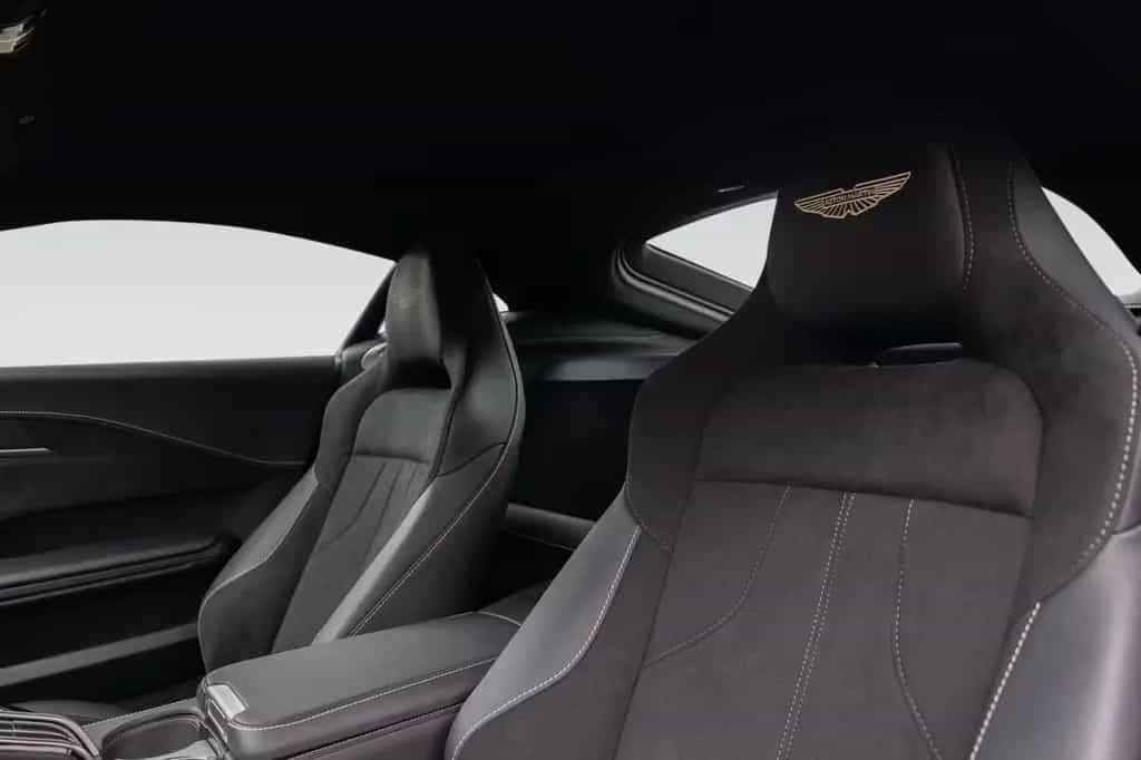 Aston Martin V8 Vantage Vantage MY25 | Onyx Black null-photo-18