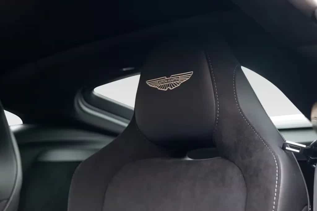 Aston Martin V8 Vantage Vantage MY25 | Onyx Black null-photo-19