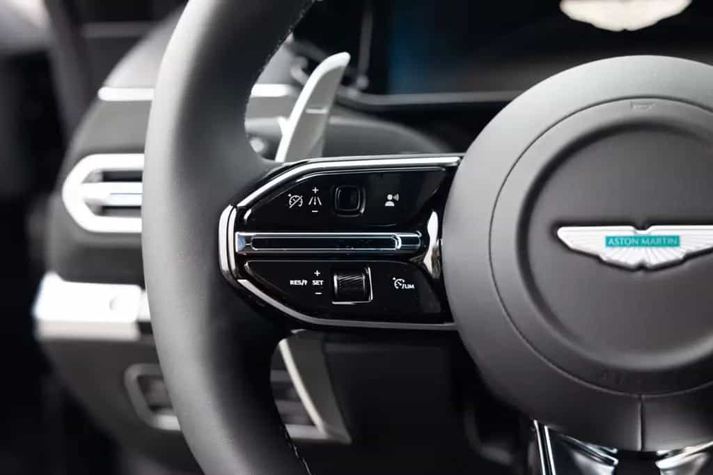Aston Martin V8 Vantage Vantage MY25 | Onyx Black null-photo-21