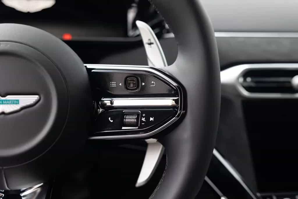 Aston Martin V8 Vantage Vantage MY25 | Onyx Black null-photo-22
