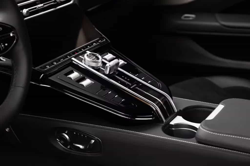 Aston Martin V8 Vantage Vantage MY25 | Onyx Black null-photo-29