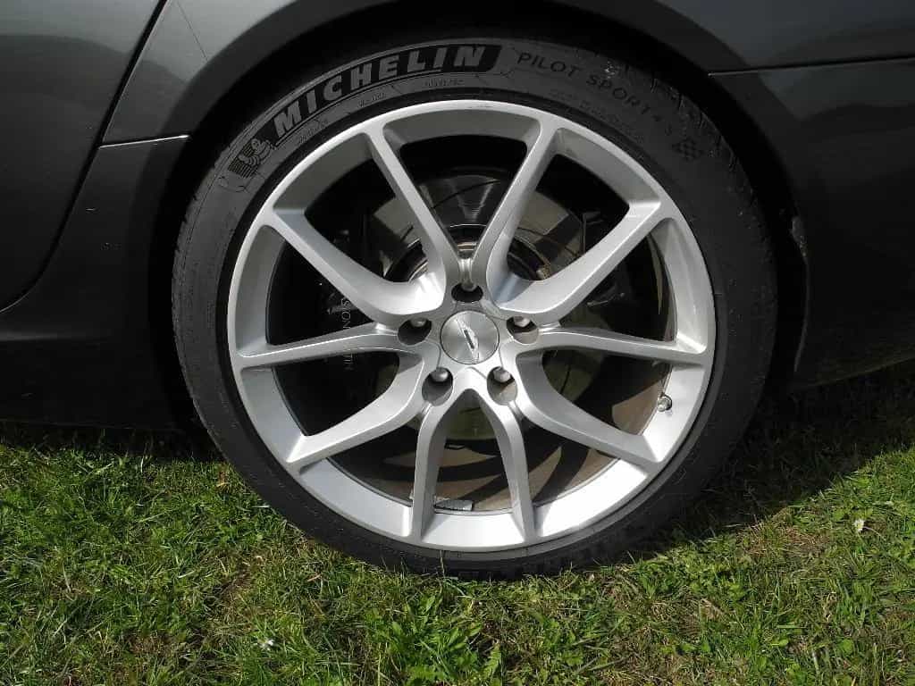 Aston Martin Rapide S neue Reifen, AM scheckheftgepflegt 01/2017-photo-6