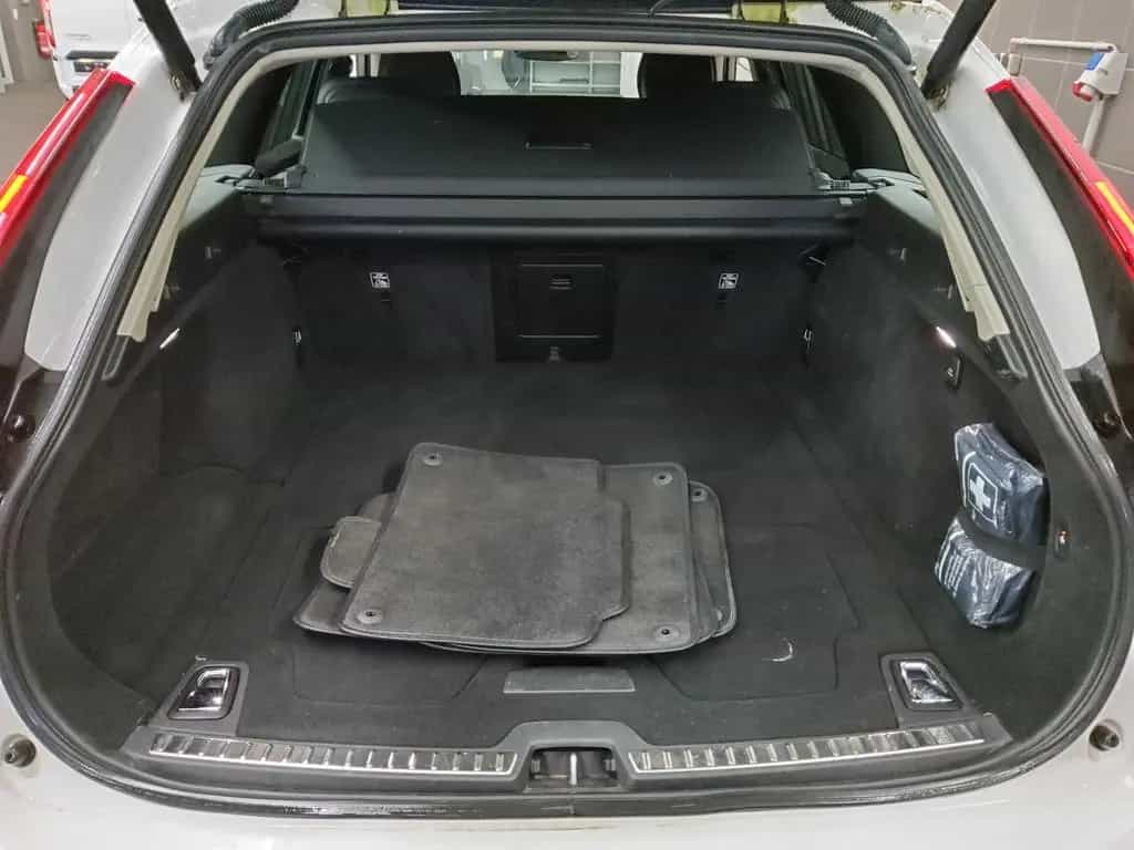 Volvo V90 D4 AWD Inscription Leder Navi LED AHK Memory 07/2020-photo-11