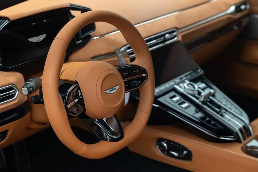 Aston Martin V8 Vantage Vantage MY25 | Zenith White null-photo-20