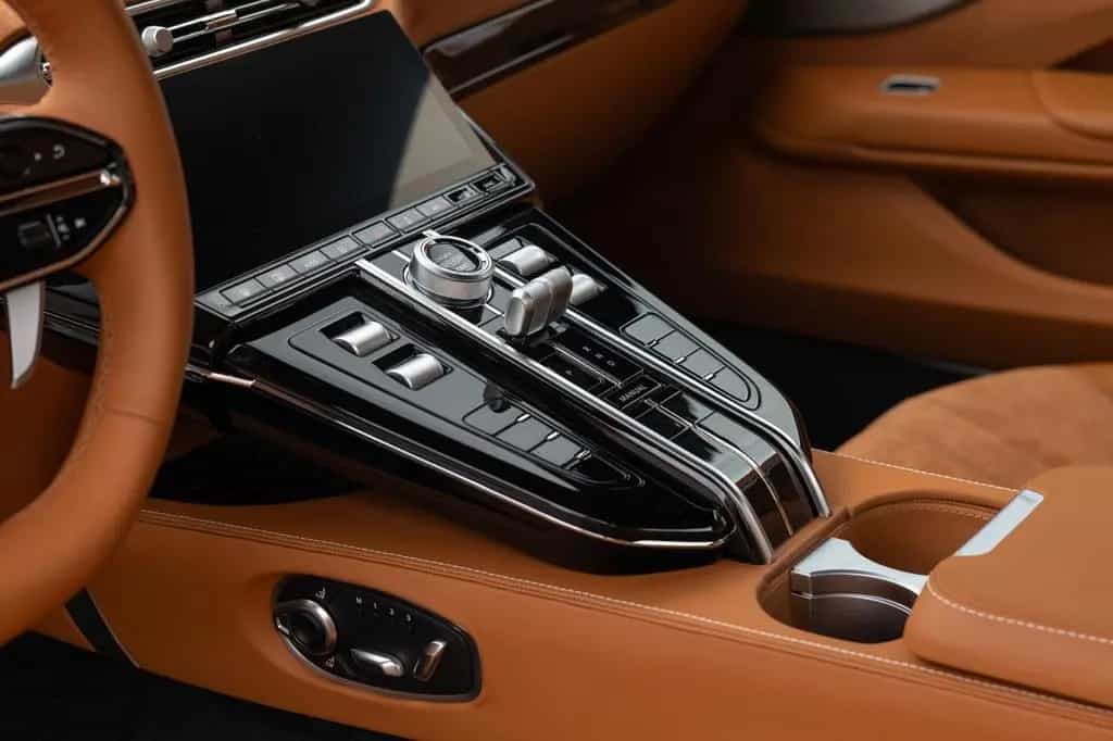 Aston Martin V8 Vantage Vantage MY25 | Zenith White null-photo-21