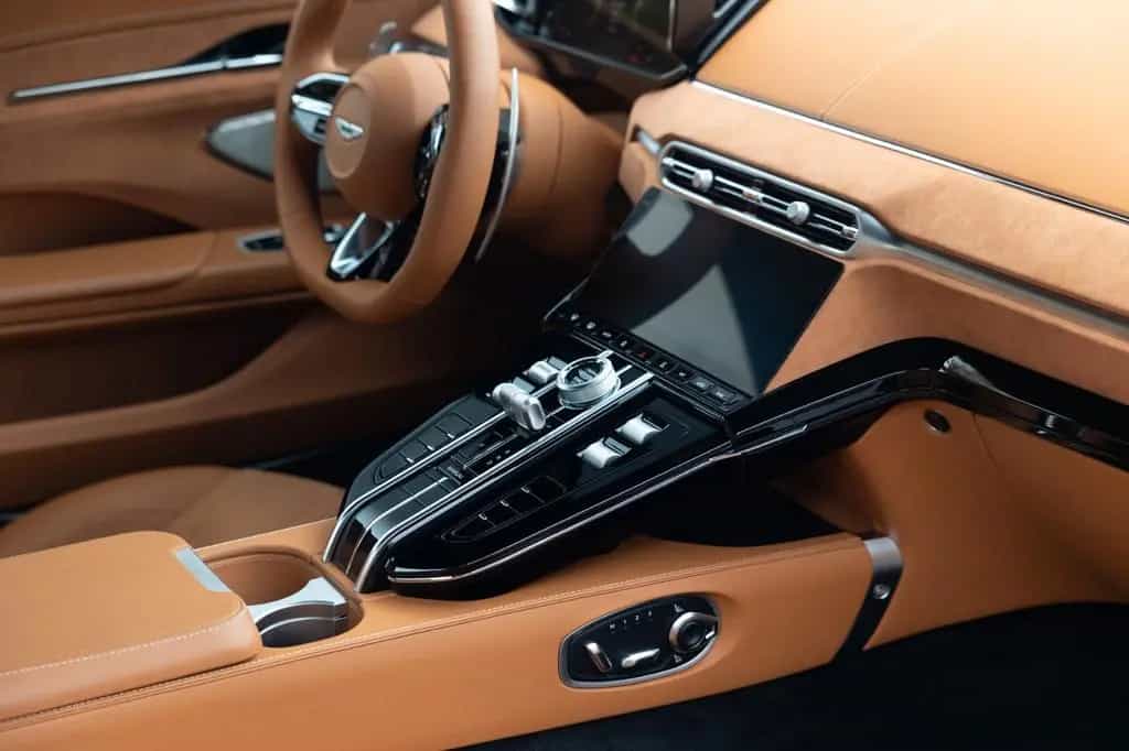 Aston Martin V8 Vantage Vantage MY25 | Zenith White null-photo-22