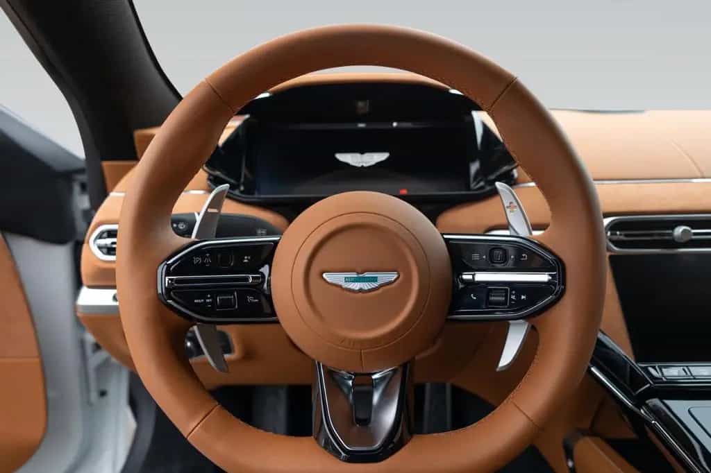 Aston Martin V8 Vantage Vantage MY25 | Zenith White null-photo-23