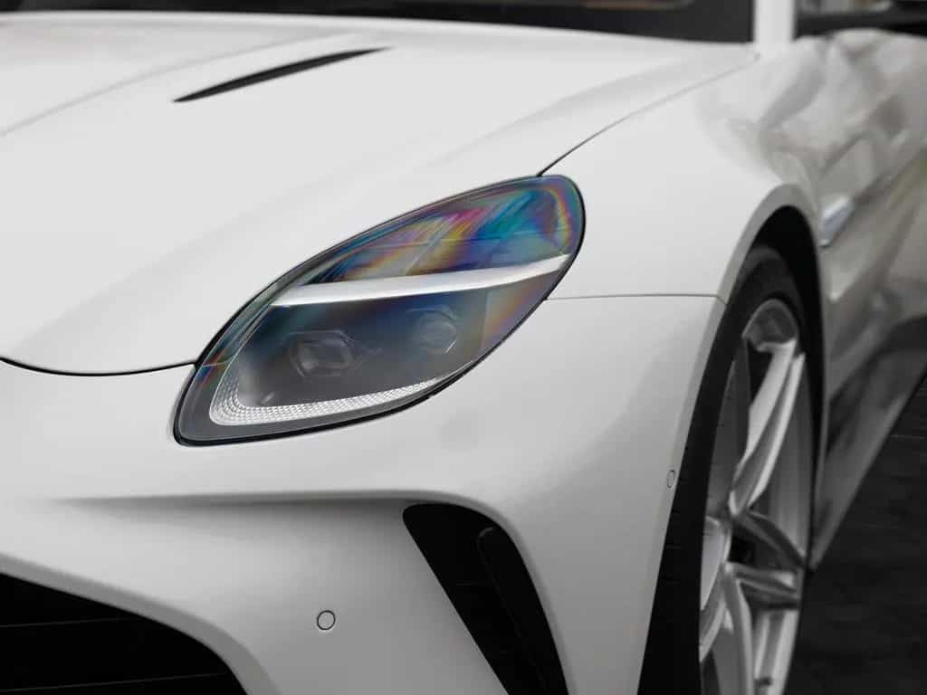 Aston Martin V8 Vantage Vantage MY25 | Zenith White null-photo-5