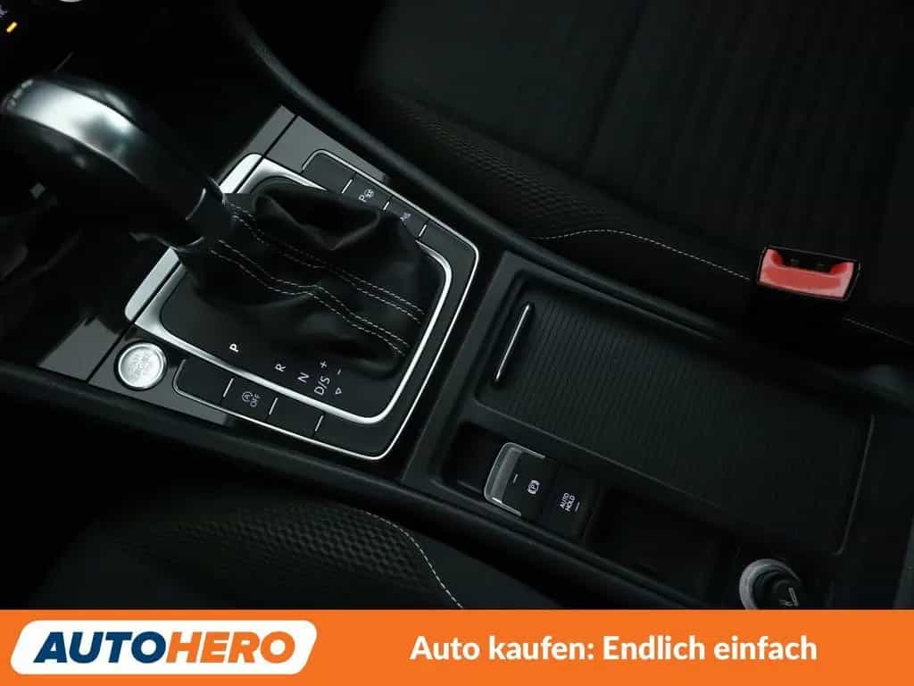 Volkswagen Golf VII 1.4 TSI Cup BMT Aut.*CAM*XENON*PDC*SHZ* 10/2014-photo-23