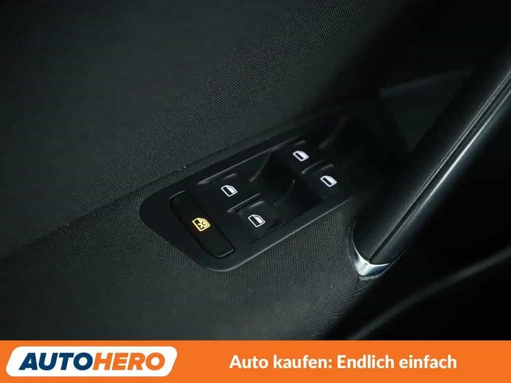 Volkswagen Golf VII 1.4 TSI Cup BMT Aut.*CAM*XENON*PDC*SHZ* 10/2014-photo-24