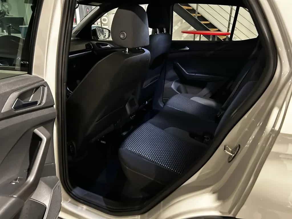 Volkswagen T-Cross Active 12/2021-photo-11