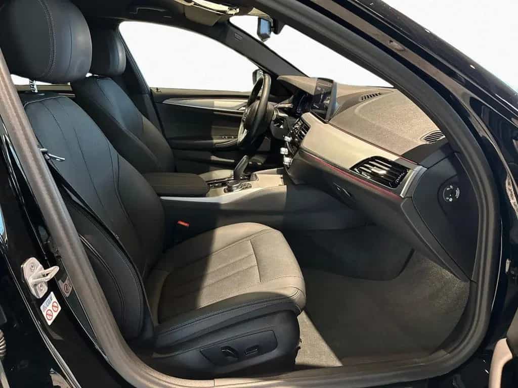 BMW 5 Series 520d xDrive Touring Aut LiCoPro,DAPro,ParkAss 11/2022-photo-10