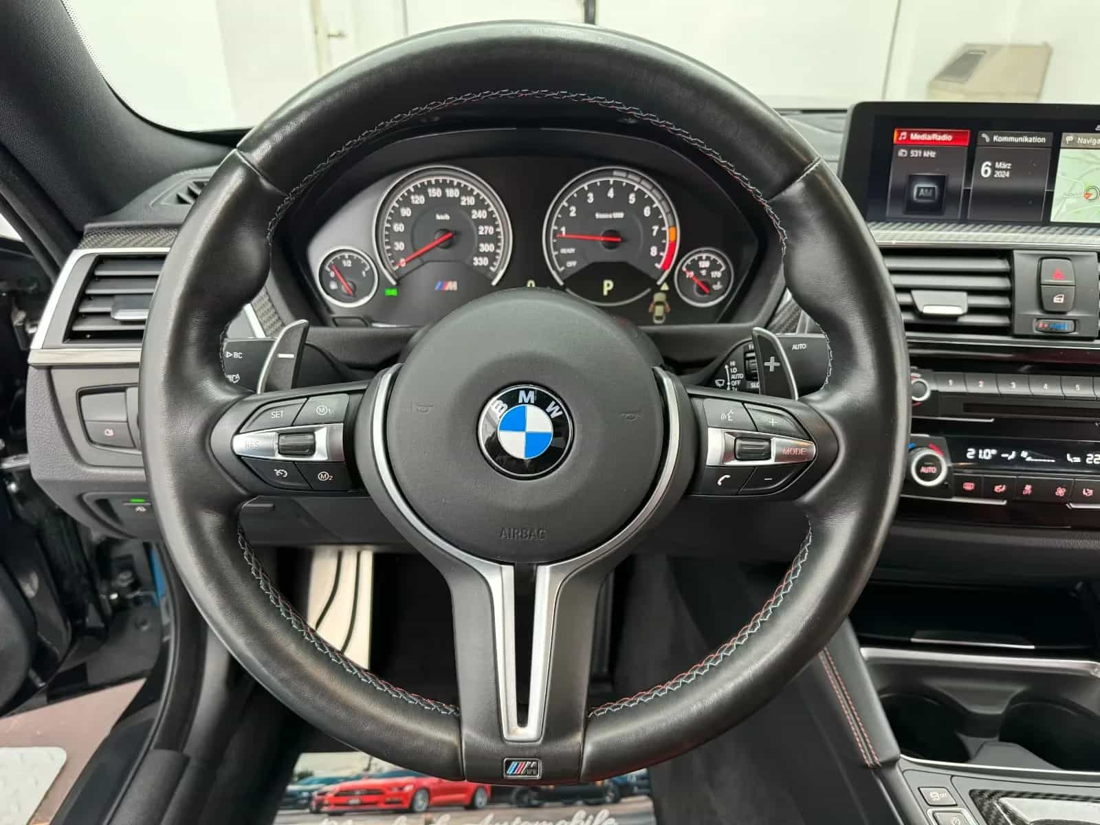 BMW M4 07/2018-photo-16