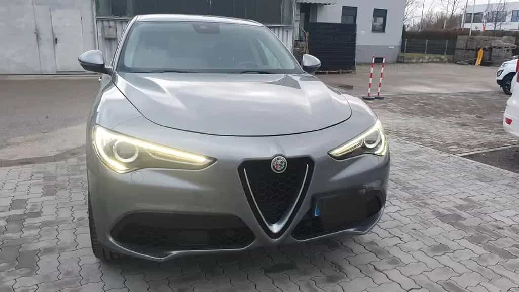 Alfa Romeo Stelvio First Edition Q4,Kamera, Voll-Leder 01/2018-photo-0