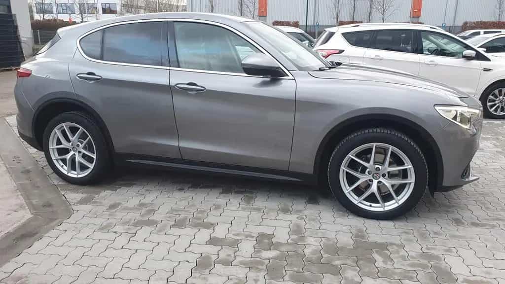Alfa Romeo Stelvio First Edition Q4,Kamera, Voll-Leder 01/2018-photo-2