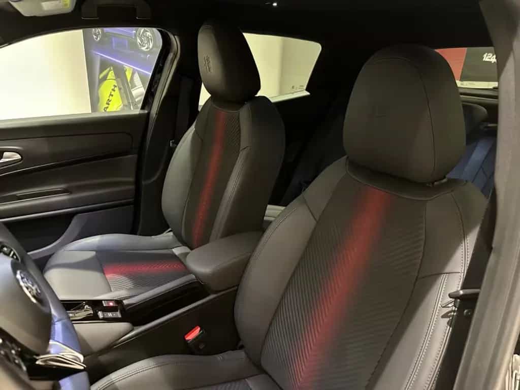 Alfa Romeo Junior Ibrida 1.2 VGT 48V-Hybrid 100 kW Speciale 01/2025-photo-11