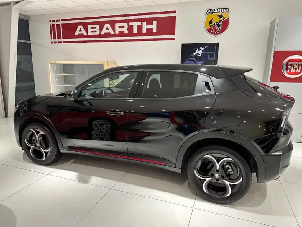 Alfa Romeo Junior Ibrida 1.2 VGT 48V-Hybrid 100 kW Speciale 01/2025-photo-6