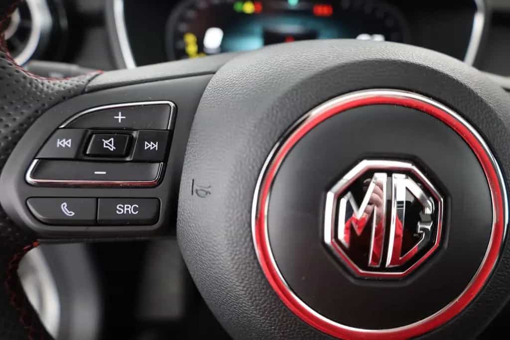 MG HS 1.5 T-GDI Luxury Aut. LED ACC Navi 360° Pano 03/2024-photo-15