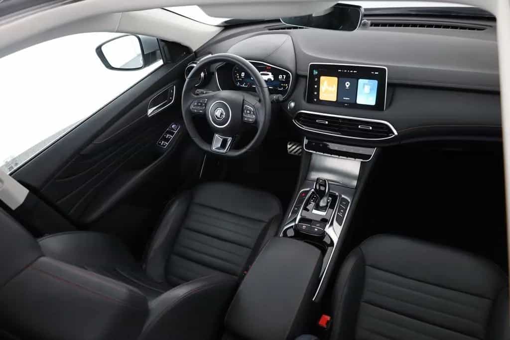 MG HS 1.5 T-GDI Luxury Aut. LED ACC Navi 360° Pano 03/2024-photo-30